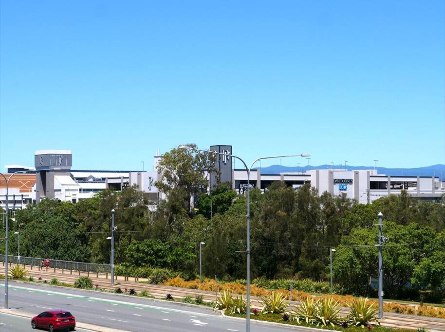 Broadbeach Stunner Modern And Central Gold Coast Exterior foto